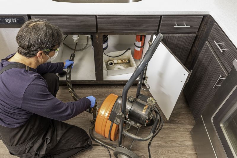 How Professionals Remove Tough Drain Clogs Safely